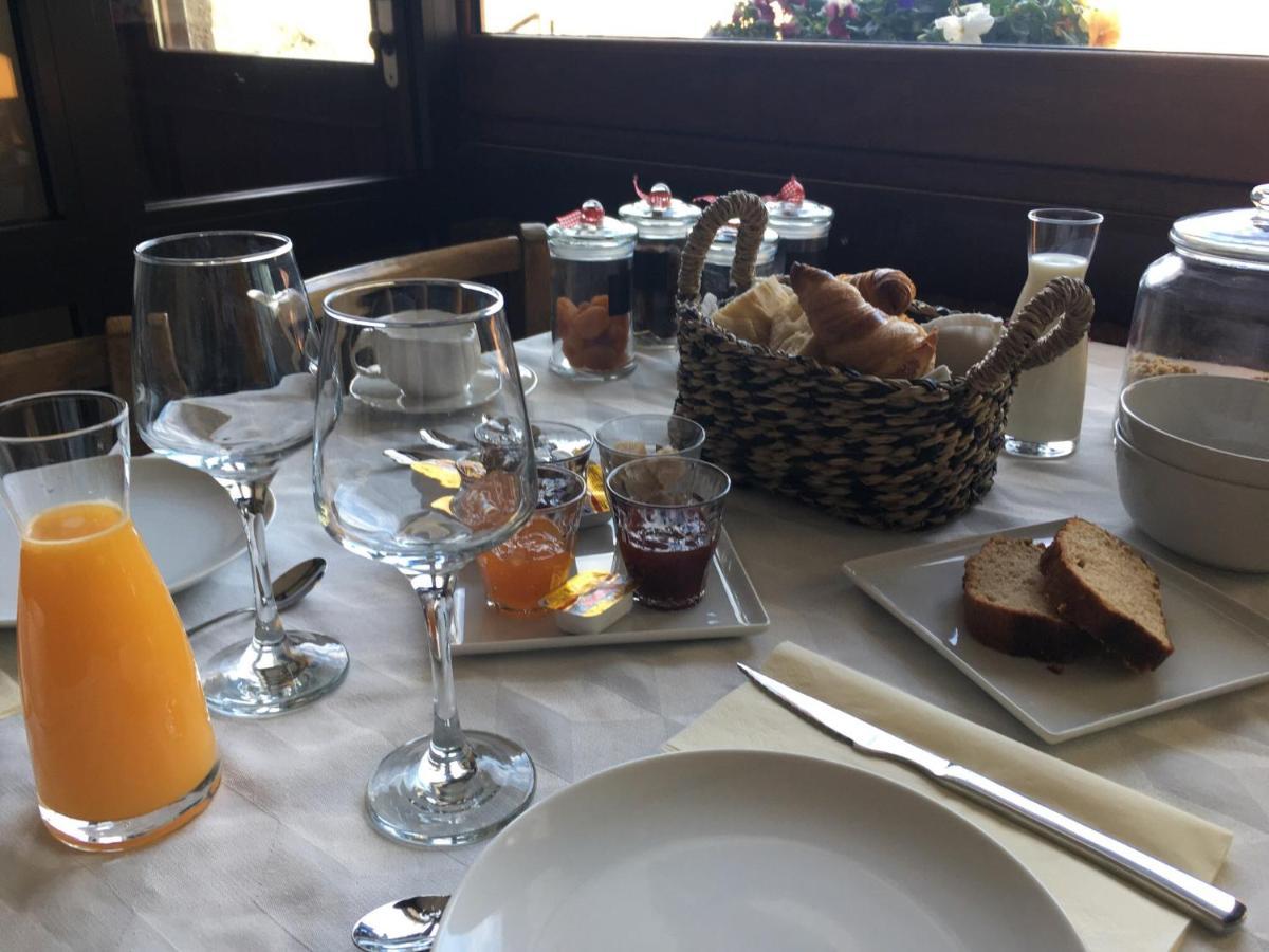 Auberge A La Vieille Cure Arandas Zewnętrze zdjęcie